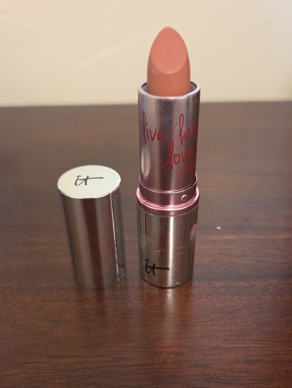 it cosmetics Lipstick in Damsel